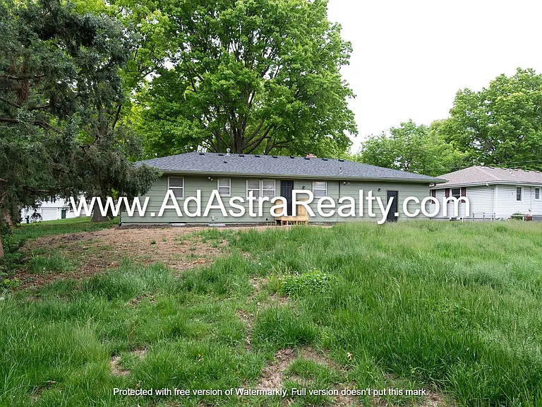 718 NW 5th St — Photo 14
