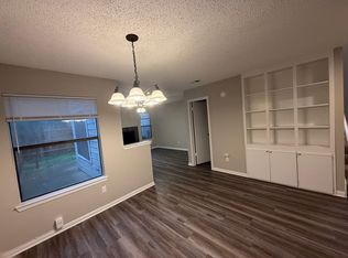 8905 Schick Rd APT B, Austin, TX 78729
