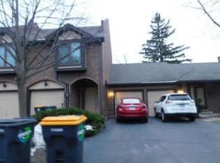 7 Phillippi Creek Dr, Elgin, IL 60120