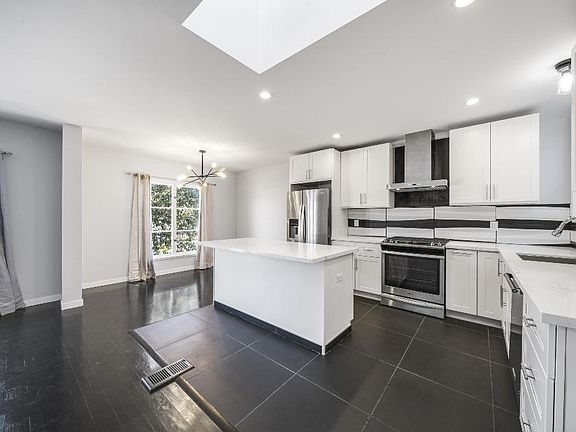 2nd image of 855 37th Ave