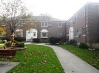 25264 63rd Ave, Little Neck, NY 11362