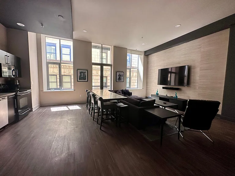 15 W 4th St #204 — Photo 4