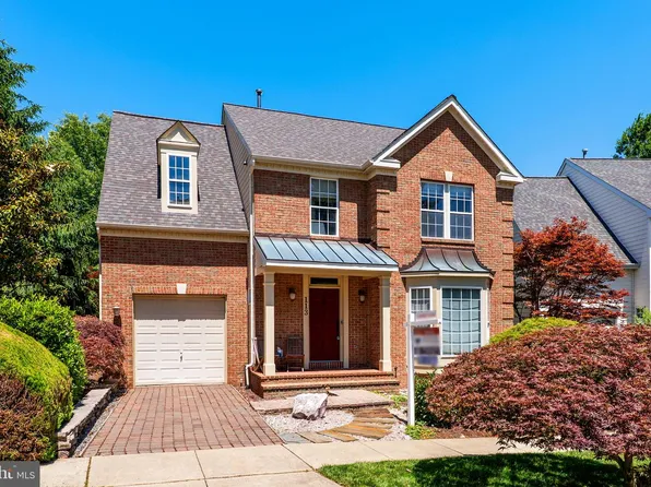 113 Summer Walk Dr, Gaithersburg, MD 20878