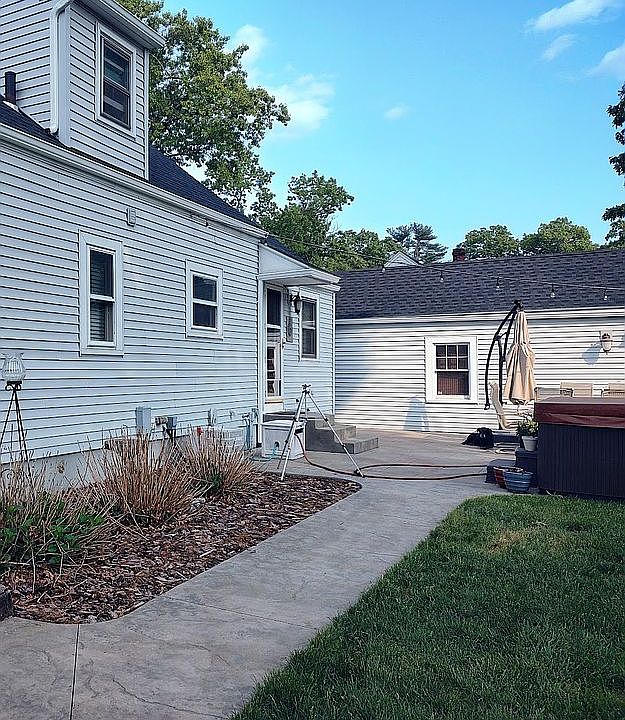 2nd image of 223 Springdale Rd