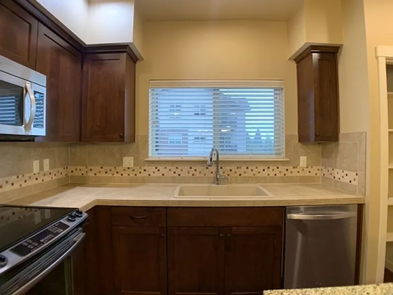 13905 SW Meridian St #310 — Photo 12