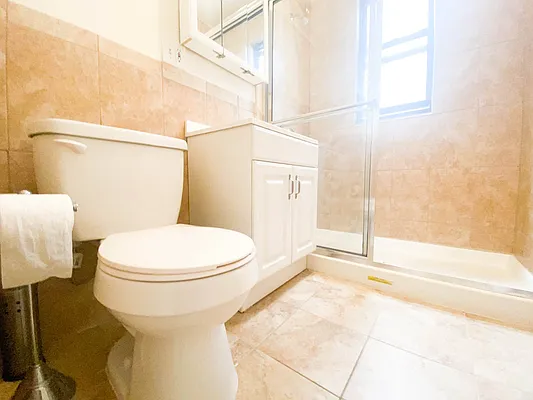 Rented by RealTegrity NY LLC | media 17