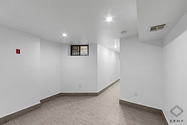 Rented by ERNY LLC | media 41