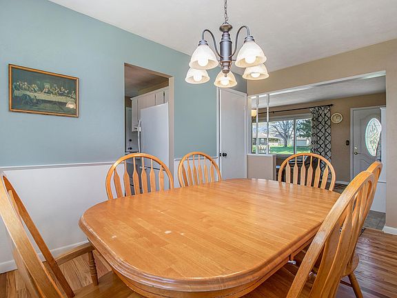 5th image of 59843 Lynn Dr