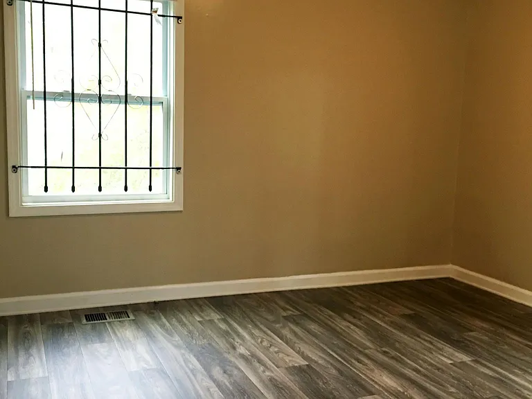 2129 Rachael St SE — Photo 9