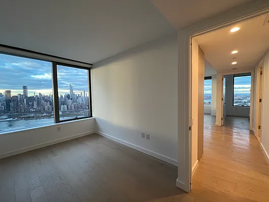 Rented by Nest Seekers International | media 12