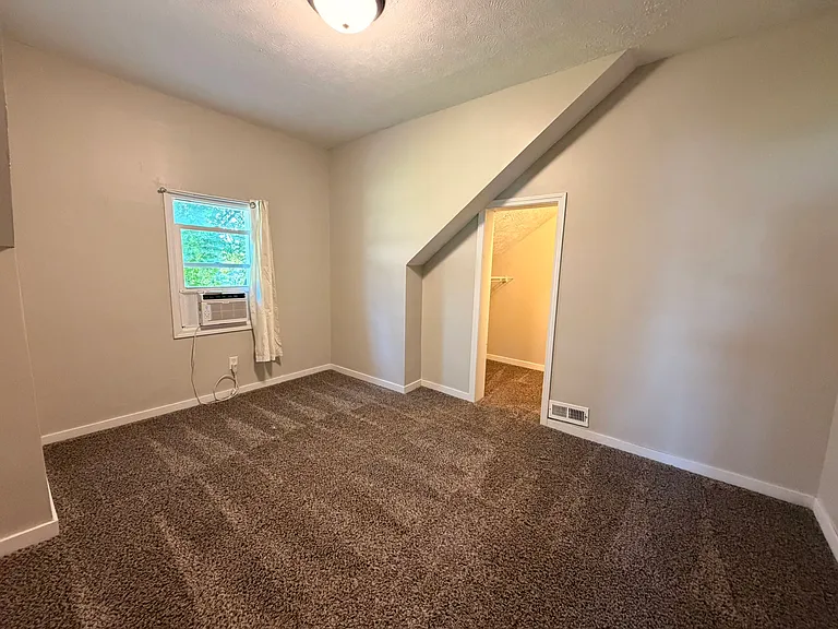 3627 Spring St — Photo 22