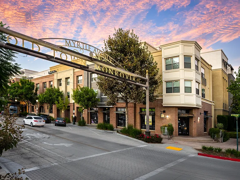 Paragon at Old Town — Photo 11