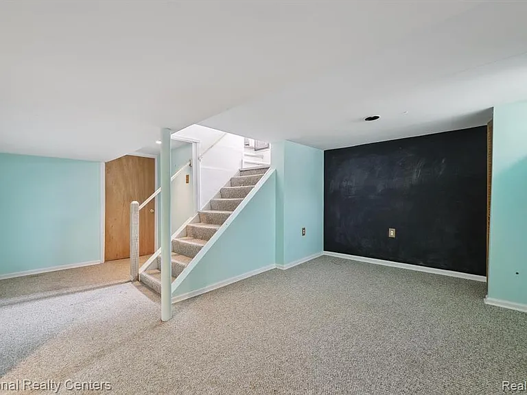 3047 Cummings Ave — Photo 12