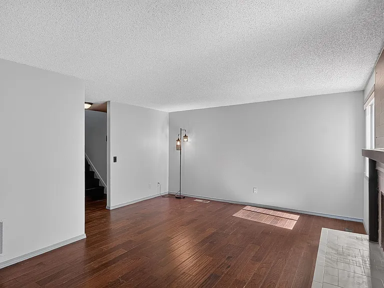 5751 SW 204th Pl — Photo 6
