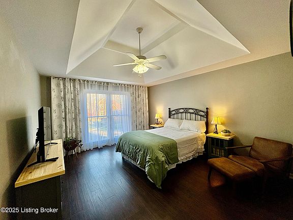 4th image of 12016 Parkland Ct