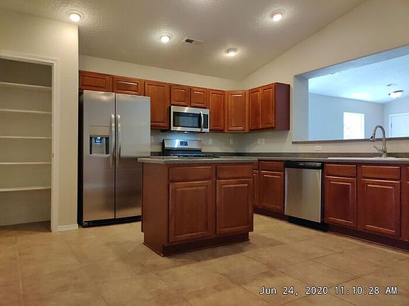3rd image of 8035 Sierra Altos Pl NW