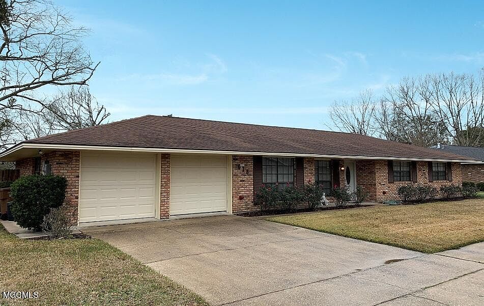1st image of 618 Briarwood Dr
