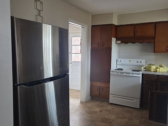 5th image of 3000 N Smith Pike #2998