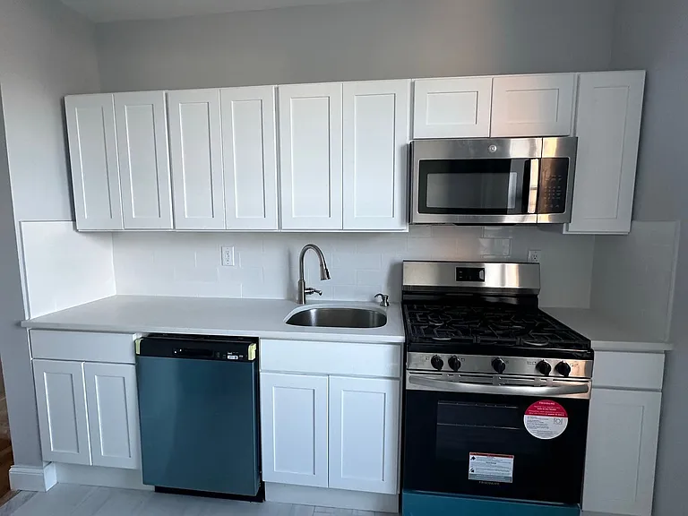 505 57th Street Apartments — Photo 12