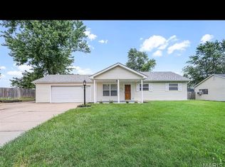 24 Ronnie Dr, O'Fallon, MO 63366