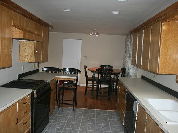 5th image of 21313 Plaza Dr