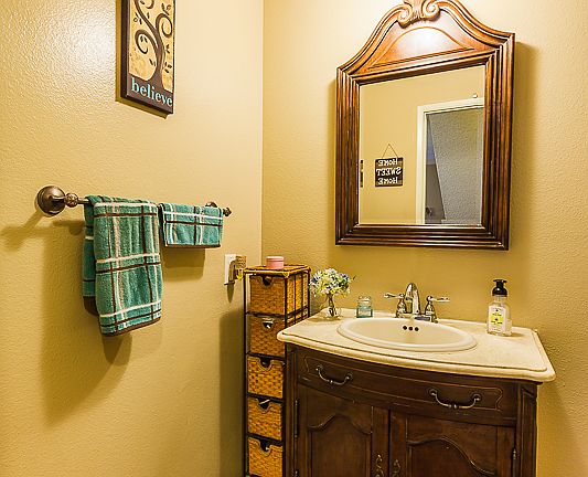5th image of 1711 Grismer Ave APT 16
