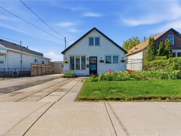 214 Glow Ave, Hamilton, ON L8H 3W7
