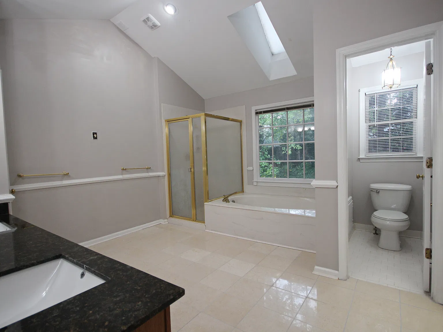 5 bed, 3.5 bath, 4232 sqft, $3,495 — Photo 4