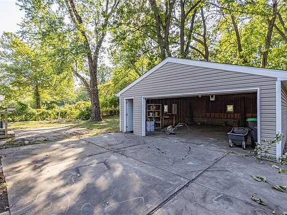 5th image of 6506 N Forest Ave