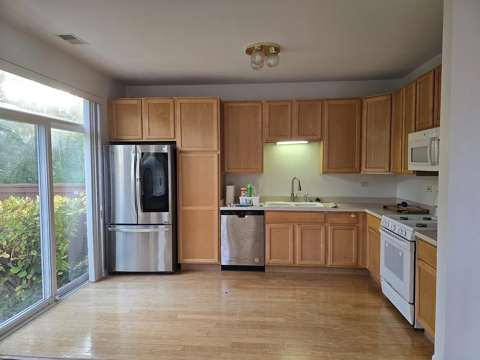 2 bed, 1868 sqft, $2,600 — Photo 2
