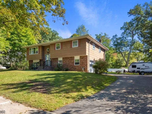4 Horizon Dr, Roxbury Twp., NJ 07876