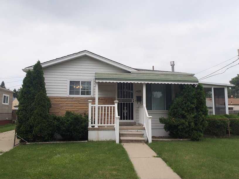1st image of 422 Farnham Ave