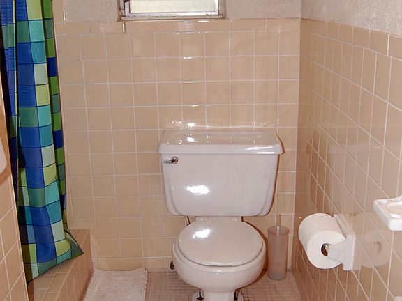 4th image of 3605 W Horatio St