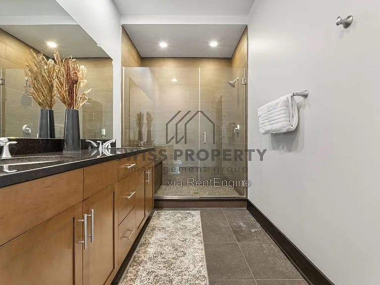 1145 N High St #504 — Photo 28
