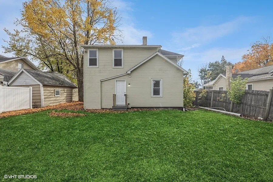 2 bed, $995 — Photo 2