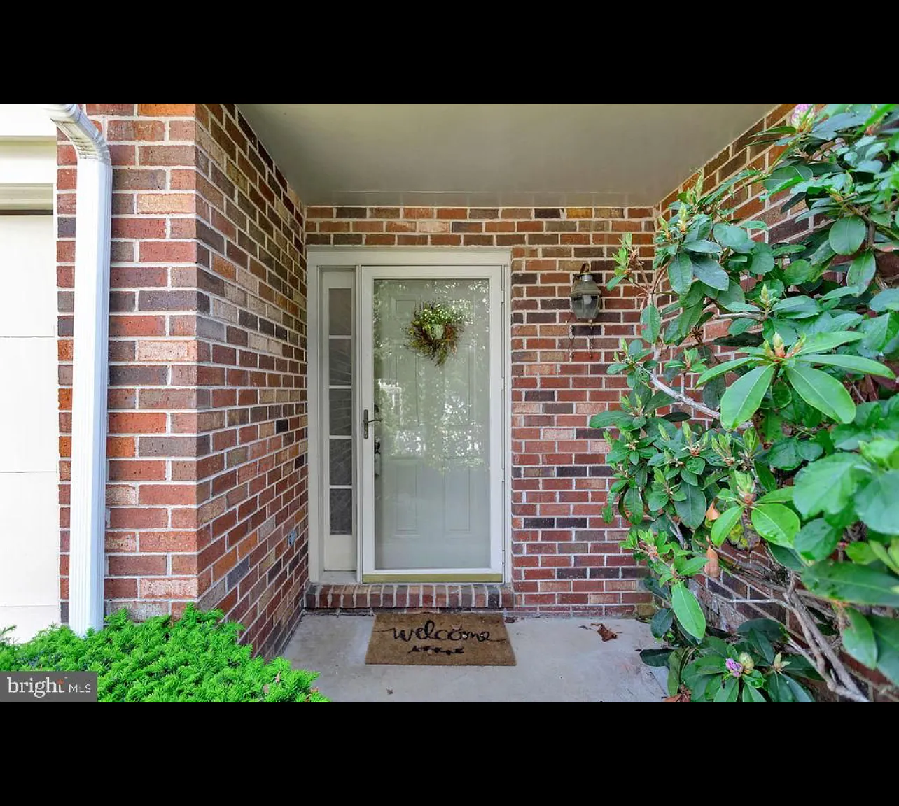 3 bed, 2.5 bath, 1328 sqft, $2,670 — Photo 3