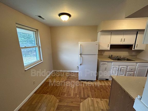 3rd image of 1901 Hazel Ave APT 2C