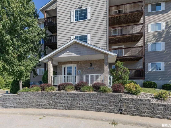 4086 Creek Hill Dr, Bettendorf, IA 52722