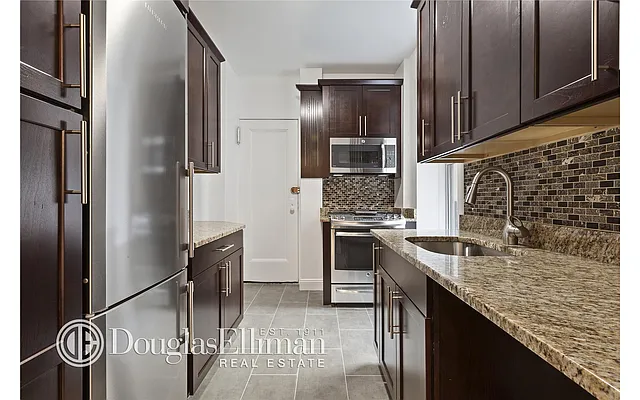 Rented by Douglas Elliman | media 27