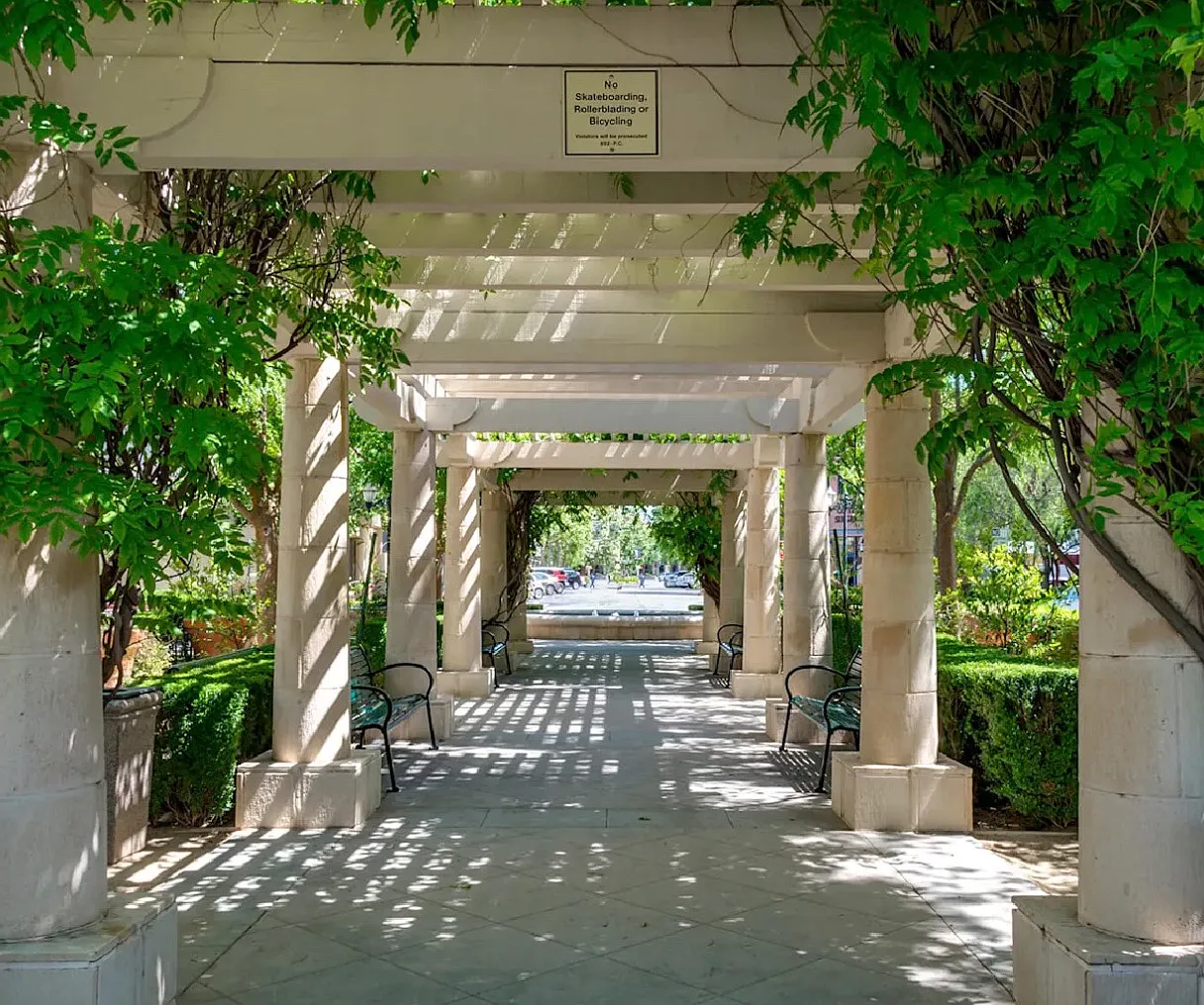 Town Center Dr, Valencia — Photo 3