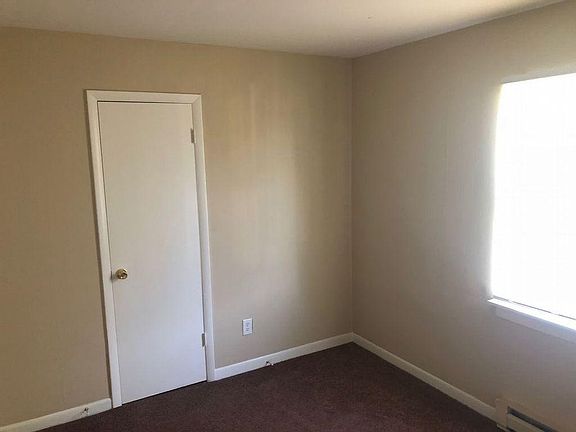 4th image of 2367 Sara Ln