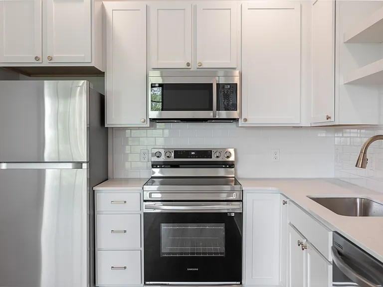 West Light Apartments - Brand New — Photo 113