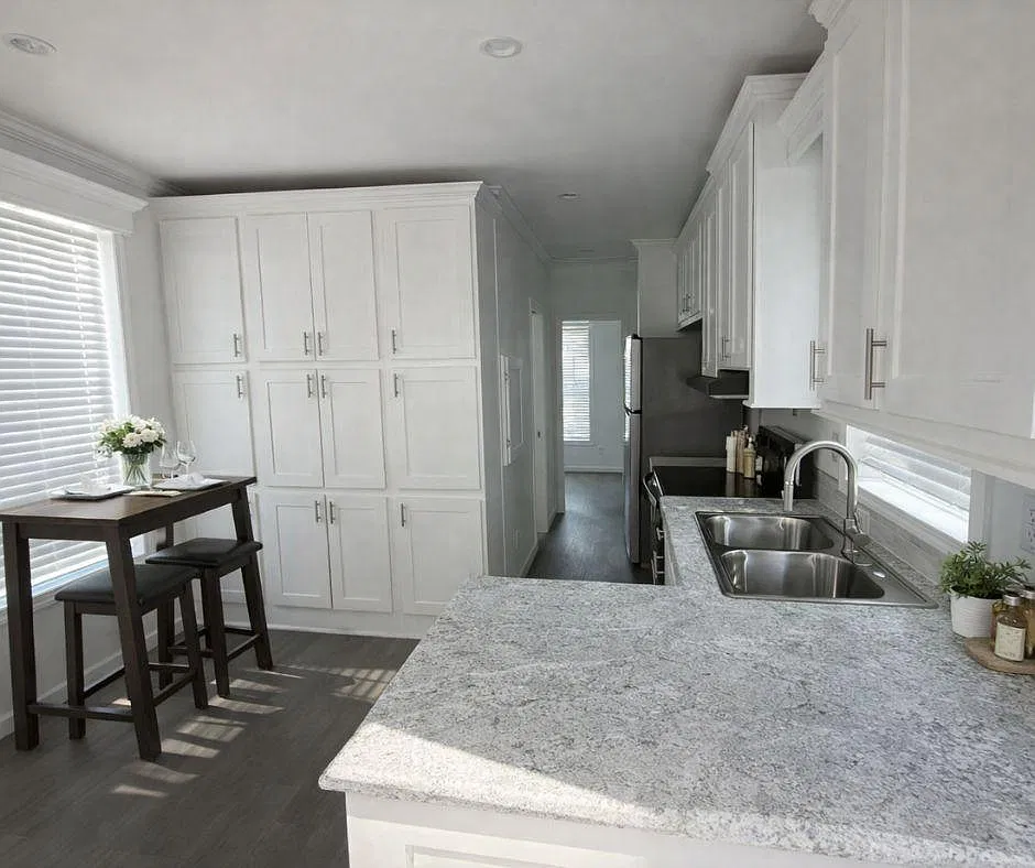 1 bed, 1.0 bath, $1,049 — Photo 2