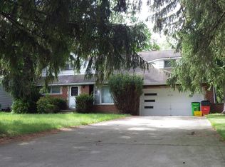 2116 Algonquin Rd, Euclid, OH 44117