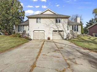 7230-7232 Tempe Dr, Madison, WI 53719