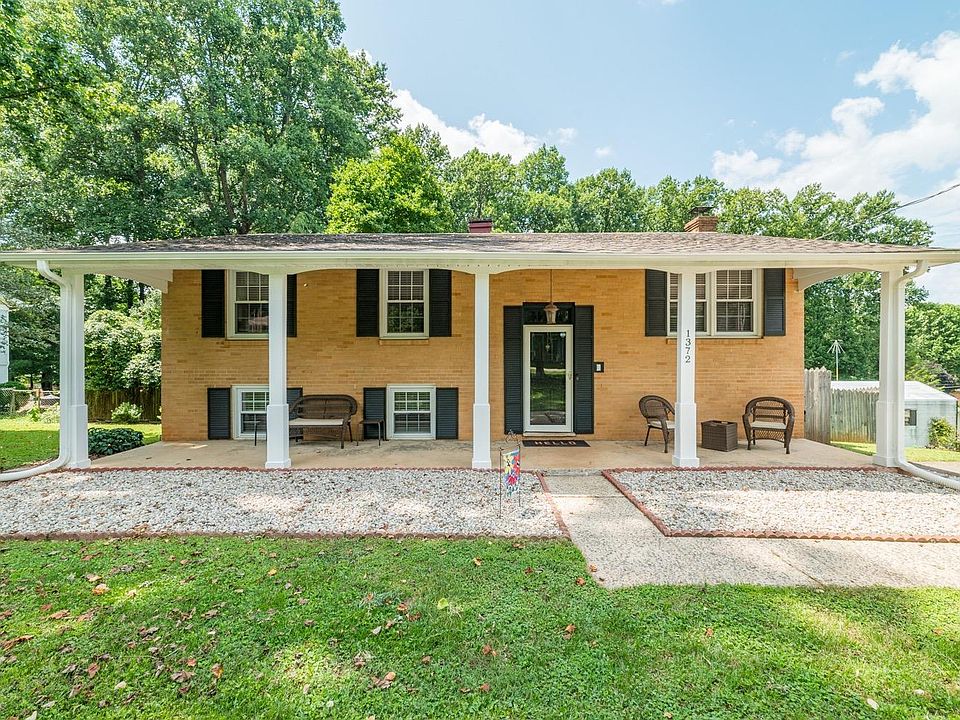 1st image of 1372 Rainbow Forest Dr