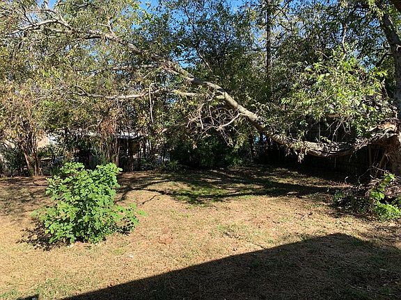 5th image of 3161 Ray Dr W