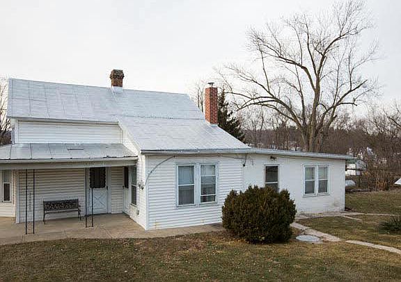 2nd image of 261 E Lee St