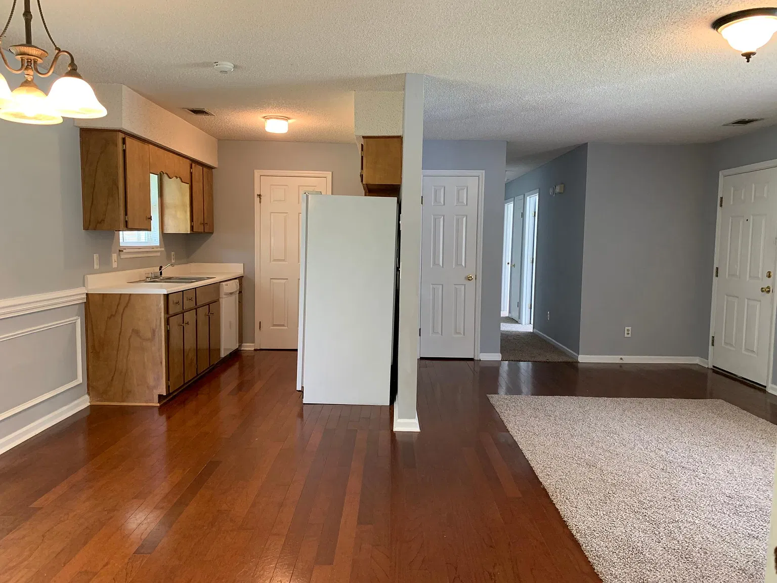 1226 Roberts Way — Photo 3