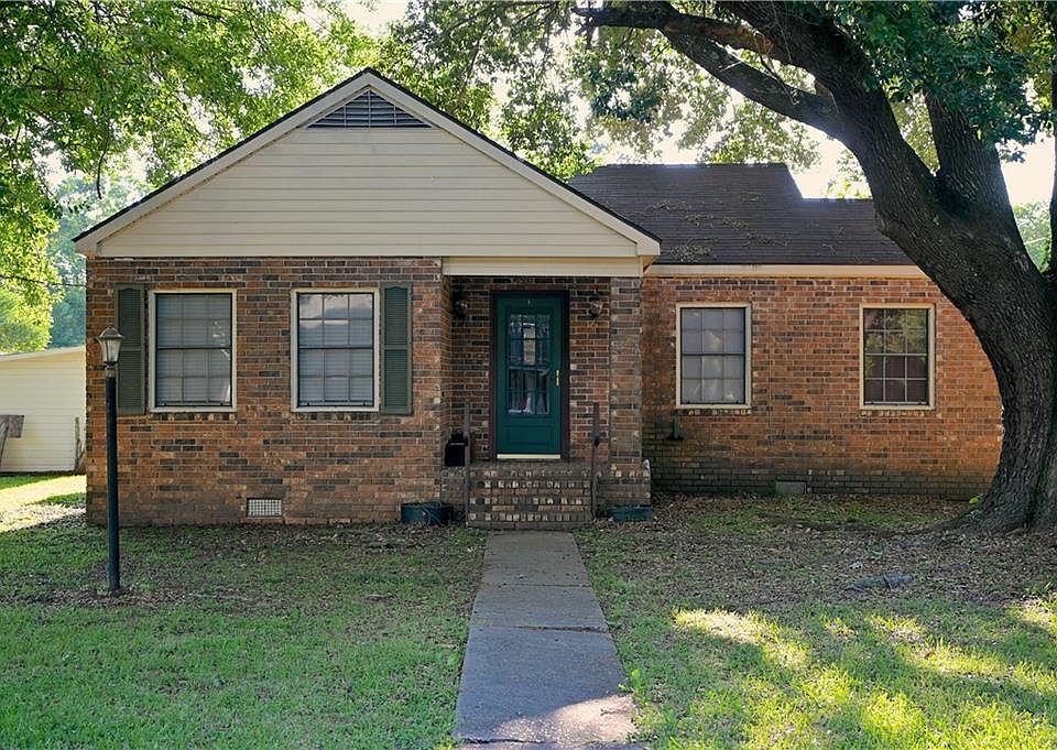 1st image of 212 N Marshall Blvd